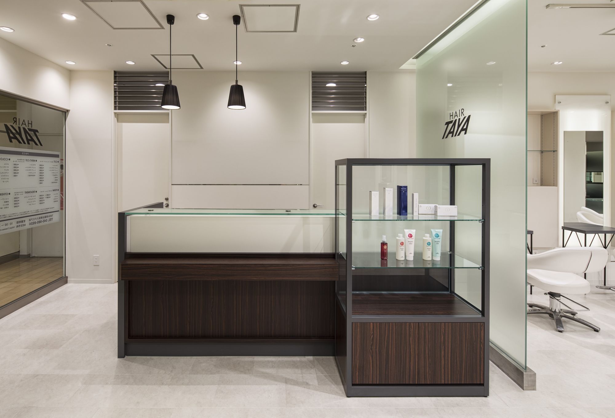 【青葉台】＜完全週休2日制＞＜社会保険完備＞＜入客チャンス◎＞などの抜群の待遇を整えるTAYAグループ☆集客にもかなり力を入れているので月給30万円以上の高収入も狙えます！プライベートも充実できますよ！TAYA 青葉台東急スクエア店（タヤアオバダイトウキュウスクエアテン）からスタイリスト（美容師）の求人☆★