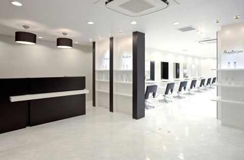 【藤が丘】＜完全週休2日制＞＜社会保険完備＞大手ならではの抜群の待遇があり働きやすさ◎しっかりとした研修体制があるので安心してスタイリストを目指すことができます♪長く働ける会社です！TAYA 藤が丘店（タヤフジガオカテン）からアシスタント（美容師）の求人☆★