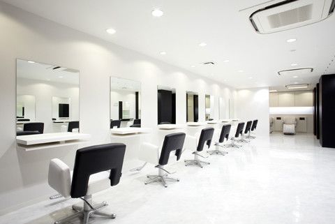 【藤が丘】＜完全週休2日制＞＜社会保険完備＞大手ならではの抜群の待遇があり働きやすさ◎しっかりとした研修体制があるので安心してスタイリストを目指すことができます♪長く働ける会社です！TAYA 藤が丘店（タヤフジガオカテン）からアシスタント（美容師）の求人☆★