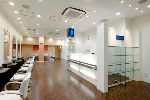 【本八幡】<完全週休2日制><社会保険完備>抜群の待遇を擁する全国に展開するサロン☆充実の研修体制があるので美容師を続けてもらえる環境です♪TAYA 本八幡店(タヤモトヤワタテン)からアシスタント(美容師)の求人☆★