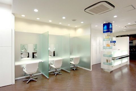 【本八幡】<完全週休2日制><社会保険完備>抜群の待遇を擁する全国に展開するサロン☆充実の研修体制があるので美容師を続けてもらえる環境です♪TAYA 本八幡店(タヤモトヤワタテン)からアシスタント(美容師)の求人☆★