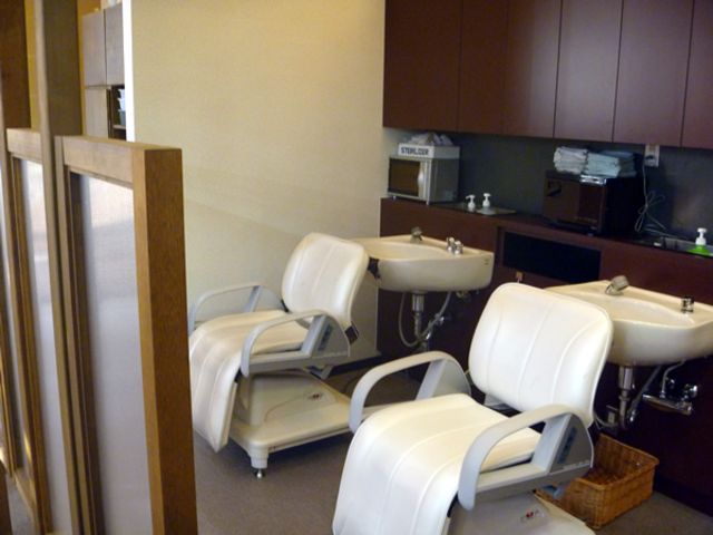 【東加古川】≪完全週休2日≫≪日月定休≫≪営業中レッスンOK≫≪社会保険完備≫髪と地肌に優しいものを使い、的確なヘアケアをご提案！地域の方に人気の予防美容に強いサロン「Le,termbis（ルタンビス）」からアシスタント（美容師）の求人☆★