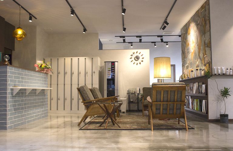 【熊谷】≪毎週月火定休≫≪19時までには退勤可能≫≪社会保険完備≫髪質・頭皮改善と似合わせカットが得意な、大人のラグジュアリーサロン！プライベートの時間も充実でき、スタッフの仲も良いので楽しく仕事を続けられます♪Ddoor hair vision（ディードアヘアビジョン）からスタイリスト（美容師）の求人☆★