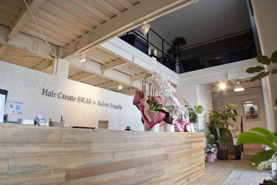 【岸和田】敷地内にカフェも併設されるナチュラルモダンサロン「BRAS」からスタイリスト(美容師)求人!「いつか自分のお店を持ちたい!」「スタイリストとしてもっと経験を積みたい!」という方を歓迎します☆★☆