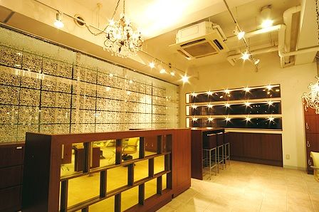 【樟葉】≪月8〜10日休み≫≪ママさん美容師歓迎≫≪社会保険完備≫アシスタント業務のみやりたいという方の求人！お流しやシャンプーのみしかできない方でも大歓迎！働きやすい抜群の環境が整ったサロン！「S.COEUR iD（エスクールアイディー）」からアシスタント（美容師）の求人☆☆