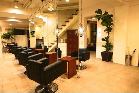 【樟葉】≪月8〜10日休み≫≪ママさん美容師歓迎≫≪社会保険完備≫アシスタント業務のみやりたいという方の求人！お流しやシャンプーのみしかできない方でも大歓迎！働きやすい抜群の環境が整ったサロン！「S.COEUR iD（エスクールアイディー）」からアシスタント（美容師）の求人☆☆