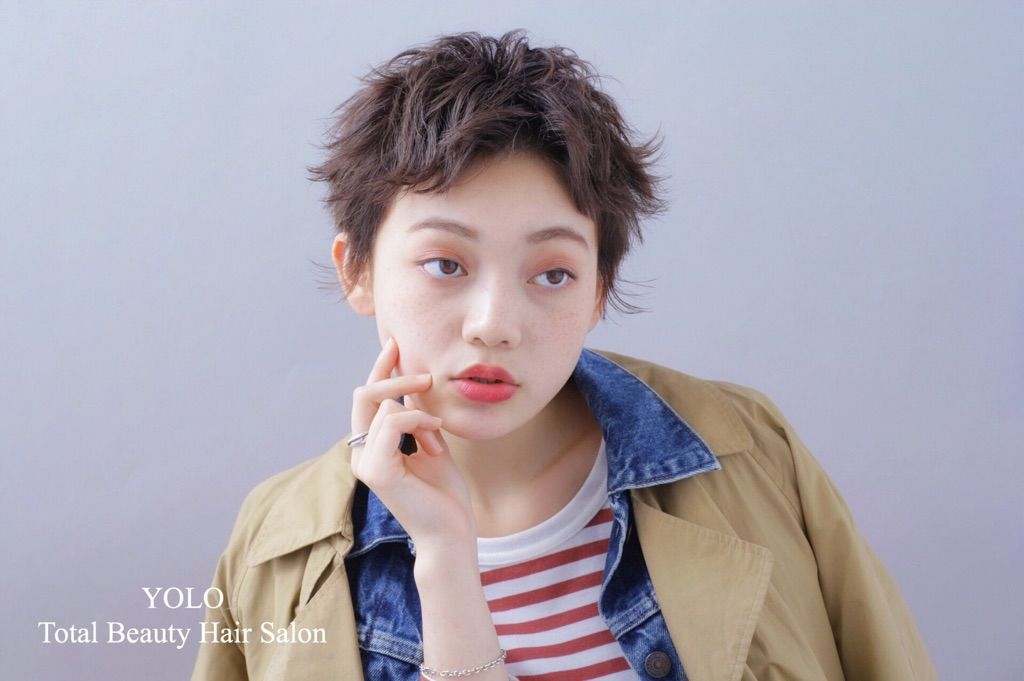 【難波】〇完全歩合制〇≪1日1万円保証あり≫≪フリー40％／指名50％還元≫≪オシャレな内装≫≪お休みや時間の相談OK≫立地抜群＆マンツーマン！美容師として成長出来る人気サロン「YOLO hair（ヨロヘアー）」からスタイリスト（美容師）の求人☆★☆