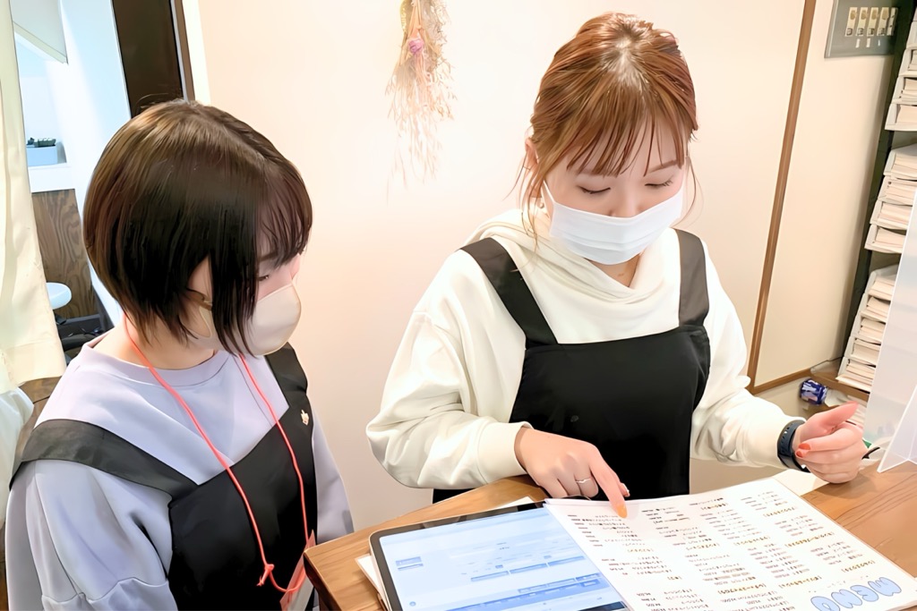 【志木】≪完全週休2日!未経験OK!社保完備!≫忙しい女性のご褒美サロン゛sign post（サインポスト）″頑張りをしっかり評価してもらえる環境で、日々成長できるサロンです!!アイリスト（アイデザイナー・まつげエクステ）の求人☆☆