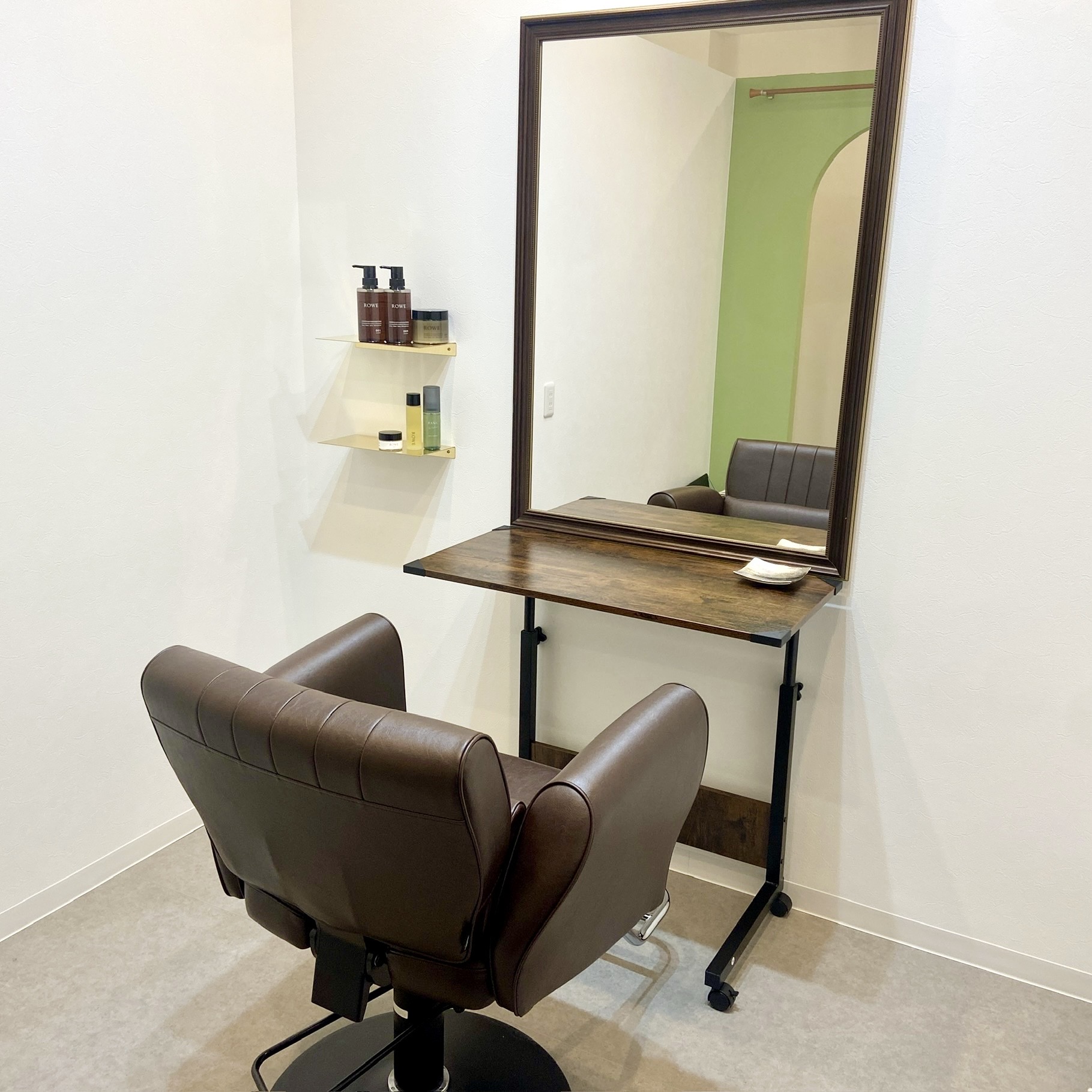 【緑橋】≪完全個室のマンツーマンサロン≫≪完全週休2日制≫≪土日休みOK≫≪社会保険完備≫≪朝礼終礼なし≫予約が入らなければ15時30分に退勤も可能！平均客単価16000円ほどの高単価髪質改善サロン！「オーガニック髪質改善 green（オーガニックカミシツカイゼングリーン）」からスタイリスト（美容師）の求人☆★