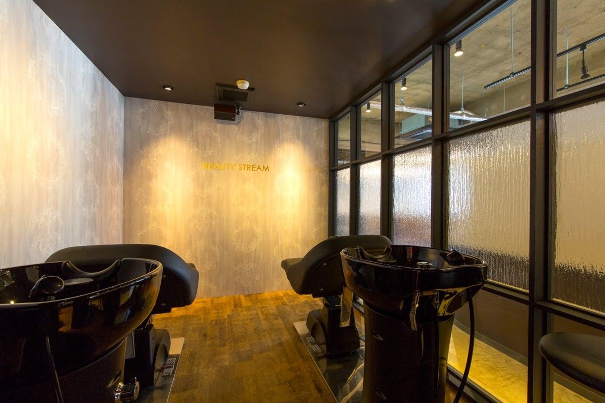 【枚方市駅】≪社会保険完備≫≪平均退社19時半≫2年以内でデビュー出来るのも魅力♪ヘアメイクにも携われる◎働きやすい環境が揃った会社です！“BEAUTYSTREAM（ビューティーストリーム）”からアシスタント（美容師）の求人☆★