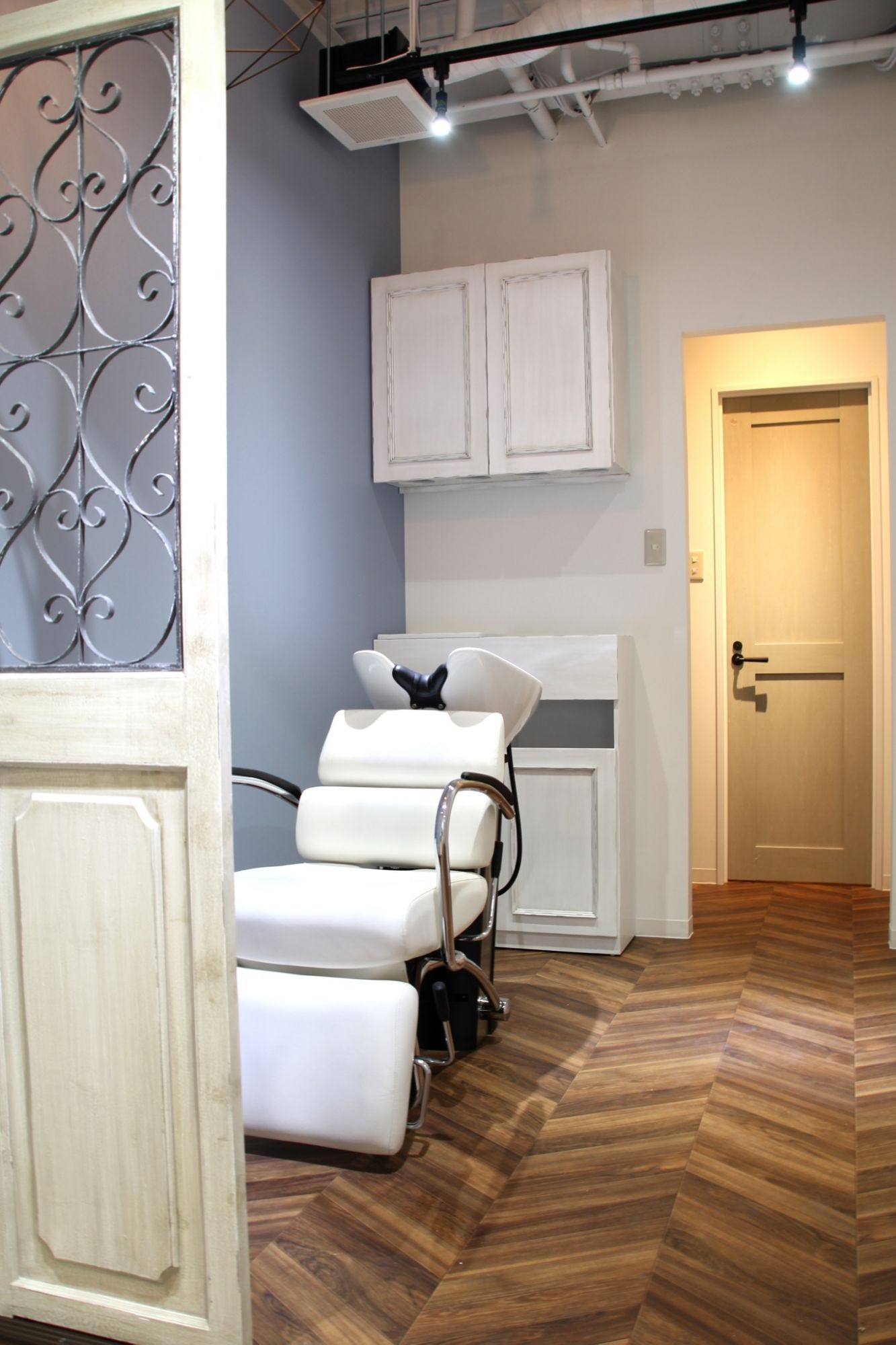 【前栽】≪ブリーチ比率が高いサロン≫≪月8日休み≫≪土日休みOK≫メーカー認定講師やアンバサダー在籍！豊富に商材を取り扱っているため単価アップも狙いやすいサロン！月30万円以上も目指せるサロン！「hair make corazon（ヘアーメイクコラソン）」からスタイリスト（美容師）の求人☆★