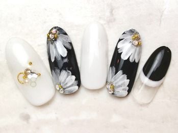 【堀江】≪実働8時間≫≪月8日休み≫≪土日休みOK≫続々と店舗展開を行う実力派サロン！☆☆可愛いデザインでリーズナブルだから人気殺到!!即戦力で活躍してくれるネイリストを大募集です！La Tour by Babel（ラトゥール バイバベル）ネイリスト（ネイル）の求人★☆★