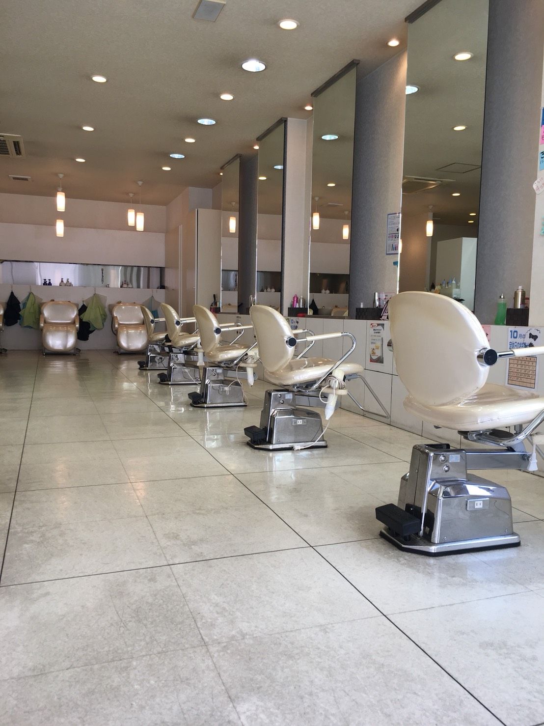 【堅下】≪社会保険完備＆月8日休み≫スタッフ同士の中が良く、楽しく働いていけます！地域の方々に人気のアットホームサロンです。「HAIR MODE 堅下店（ヘアーモードカタシモテン）」からアシスタント（美容師）の求人☆★☆