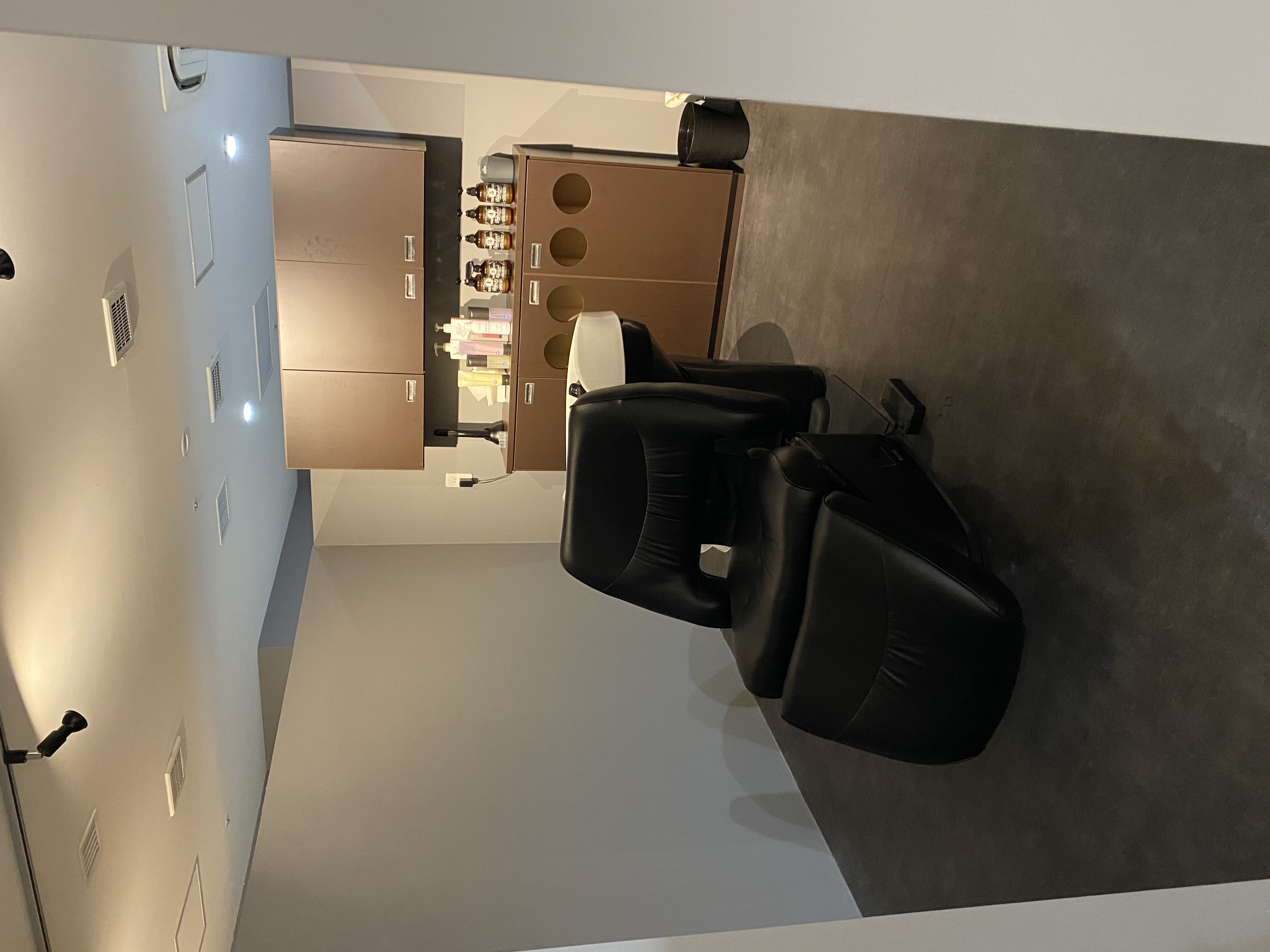 【札幌】大人気ヘアサロングループ！≪フリー40〜45％／指名45〜55％還元≫により高収入が可能！勤務時間や休日数は相談OK！自分のライフスタイルに合わせた働き方が出来るサロンです！「SEED LUXBE by chouchou（シードラックスビーバイシュシュ）」からスタイリスト（美容師）の求人☆★