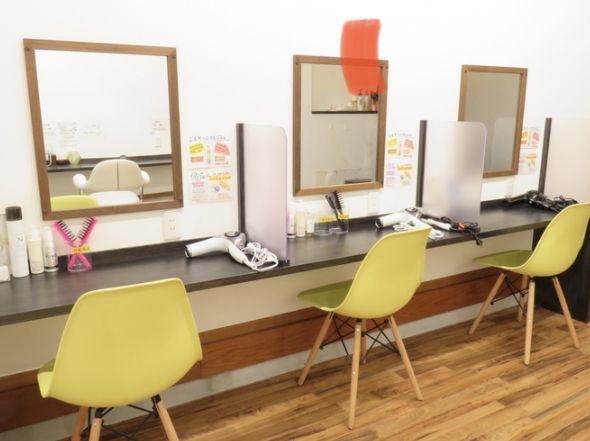 【藤森】≪時短勤務OK≫≪週2日〜勤務できる方≫≪土曜休み相談OK≫複雑な技術などなくてもOK！シンプルなメニューのみのカラー専門店！「白髪染め専門店 おそめ（シラガゾメセンモンテンオソメ）」からカラーリスト（美容師）の求人☆☆