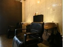 【アメ村】≪入客チャンスOK≫≪面貸しの相談OK≫今後の店舗拡大に向けスタッフさん募集中！口コミでお客様が増え、オシャレに敏感な女性から人気の「NINE hair-studio （ナインヘアスタジオ）」からスタイリスト（美容師）の求人☆★☆