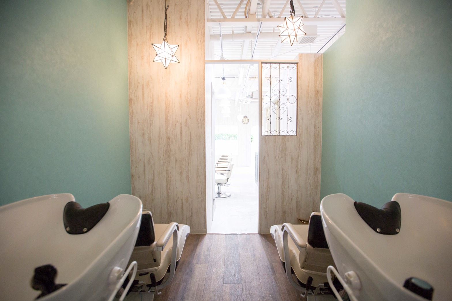 【野江】≪月8,9日休み≫≪社会保険完備≫デザインカラーが得意なサロン！！ヘアアレンジやデザインカラーが得意なオーナーからマンツーマンで技術を学ぶことが可能♪少人数制のプライベートサロン☆hair&make estrela（ヘアーアンドメイクエストレーラ）からスタイリスト（美容師）の求人☆★☆