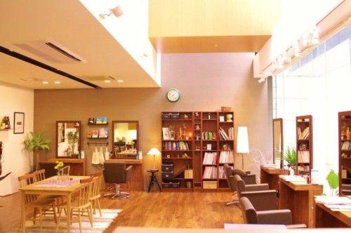 【大名】★積極採用中★≪小規模×少人数≫可愛い大人女子を作りませんか！ ダメージレス・カラーに強くお客様の希望を形にします！！お客様としっかり関わり一生のパートナーを目指すアットホームサロン「Hair room Grin（ヘアールームグリン）」からスタイリスト（美容師）の求人☆★☆