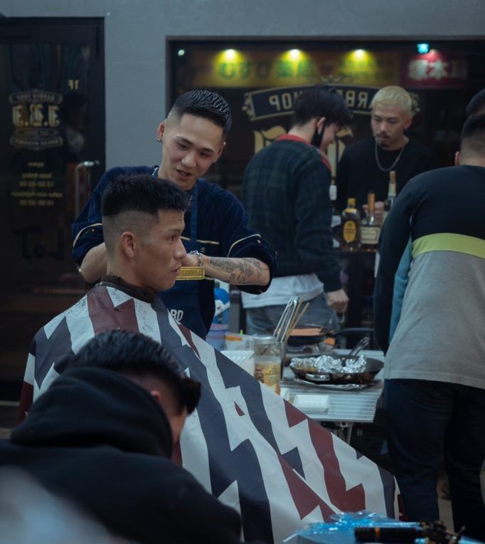 【御幣島】≪社会保険完備≫≪うまいフェード≫≪アフロやドレッドもあり≫メンズをかっこよくしたい、ストリートでごきげんなメンズ専門店で活躍したい！そんな方にオススメの「BARBERSHOP J.B.J（バーバーショップジェイビージェイ）」から理容師（理容室）の求人★☆