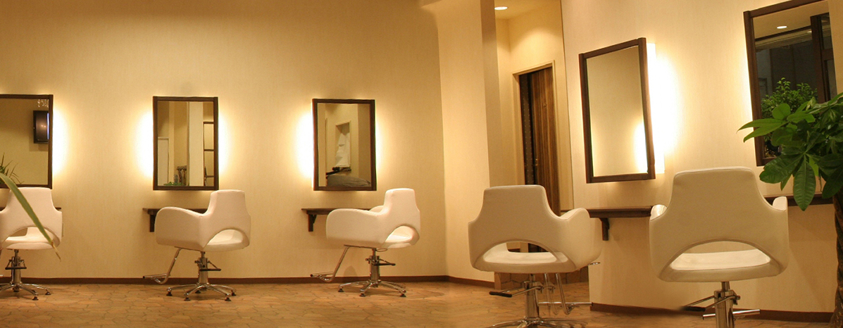 【京成大久保】◇◆有給休暇あり・寮あり・社会保険完備・営業時間内レッスンあり・2年以内のデビューを目指せる◆◇働きやすいけど、技術力は間違いなし！幅広い年代のお客様から人気のSUPERCUT ULALA（スーパーカットウララ）からアシスタント（美容師）の求人★☆