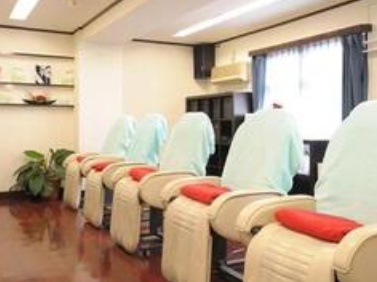 【元町】≪月8日休み≫≪土日休みOK≫≪日祝は18時過ぎに退勤可能≫≪未経験大歓迎≫幅広い年代の方に人気のトータルビューティーサロン!特に大人の方が多く訪れるので、落ち着いた雰囲気が魅力的!「LA ESTE(ラエステ)」からアイリスト(アイデザイナー・まつ毛エクステ)の求人☆☆