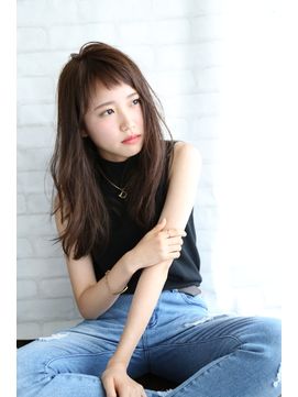 【自由が丘】◇◆完全週休2日制・社会保険完備◆◇人間関係に自信あり!!本当に美容師が好きで働いているスタッフばかりです♪白を基調としたとてもオシャレな店内もオススメのBUZZ(バズ)からアシスタント(美容師)の求人★☆