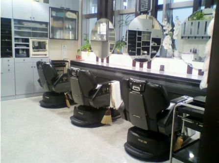 【蛍池】≪19時退社≫≪有給休暇あり≫≪残業一切無し≫ライフスタイルに合わせて休日数を選択可能！プライベートを重視できるアットホームなサロンです“SOFYK OTANI（ソフィックオータニ）”からスタイリスト（美容師）の求人☆★