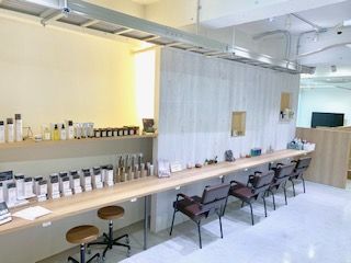 【夙川】≪20時までに退勤可能≫≪働きやすい環境≫大人女性に人気!リゾート風なオシャレなサロン♪予約に応じて18時に退勤できる日もあり、プライベートも充実☆Hair Salon W(ヘアーサロンダブル)からスタイリスト(美容師)の求人☆★