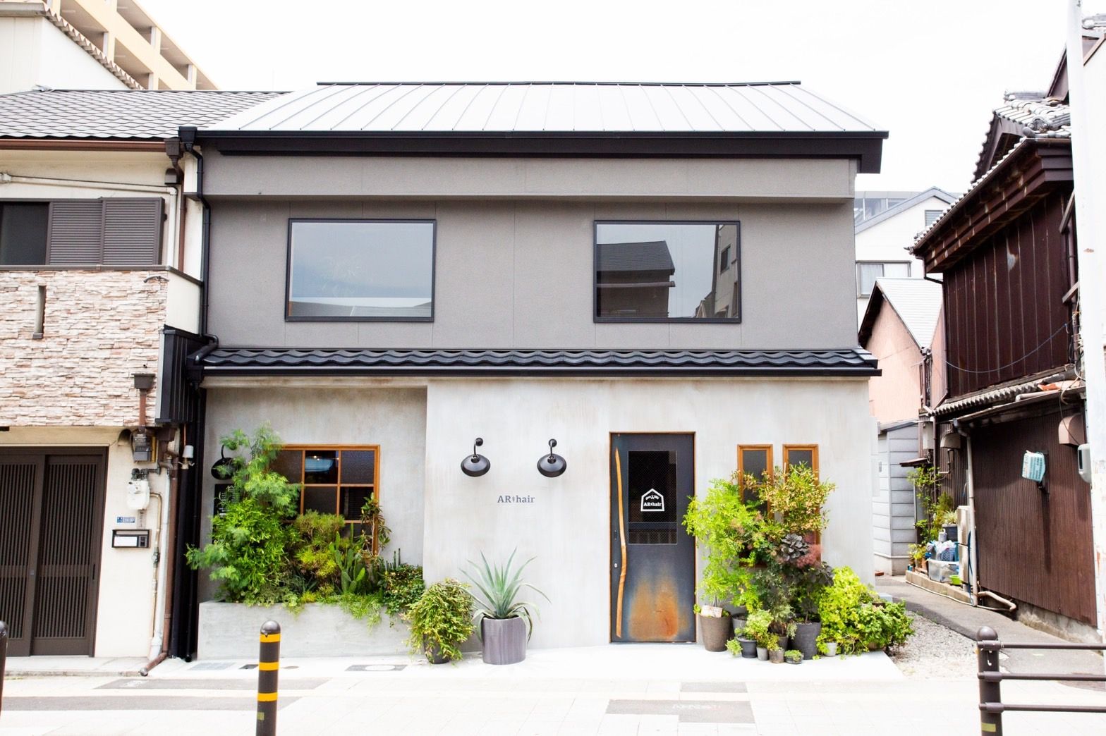 【関目高殿】＜月8,9日休み＞＜社会保険完備＞＜営業時間内レッスン可能＞撮影や着付け、メイクも学べる！再現性の高いドライカットの技術も取得可能！スタッフ同士仲が良く離職率が低いアットホームサロン！レッスンはスタイリストにしっかり見てもらえる◎AR hair（アールヘアー）からアシスタント（美容師）の求人☆★☆