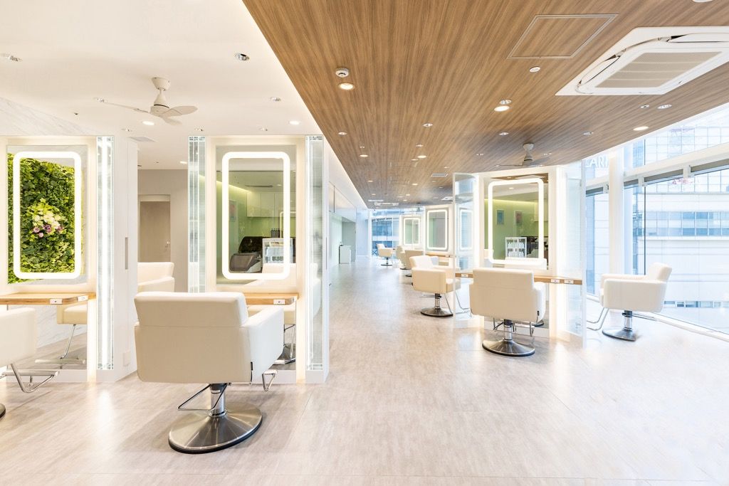 【天神】≪社会保険完備・ヘアメイクや撮影も学べる・髪質改善≫しっかりした集客力なので入客チャンスばっちり！最高品質のサービスと技術を学べる！「air-fukuoka（エアーフクオカ）」からスタイリスト（美容師）の求人☆★