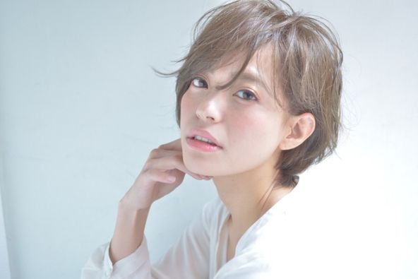 【北浜】≪最短2年でデビュー可能≫≪営業時間内レッスン可能≫有名コレクションや海外などで経験を積んだオーナーから一流の技術をマンツーマン学べる☆少人数のプライベートサロン♪技術に不安がある方でも安心◎Sa N.HAIR&MAKE(サンヘアアンドメイク)からアシスタント(美容師)の求人☆★☆