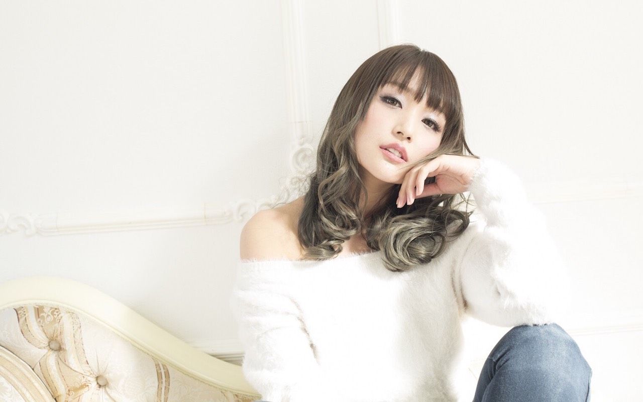 【渋谷】◆月8日休みOK・社会保険完備◆渋谷駅徒歩4分の好立地！休日数の選択でプライベートも充実させながらスキルアップも図れます◎お客様との距離感も近いです♪R∴EVOL（レボル）からスタイリスト（美容師）の求人★☆