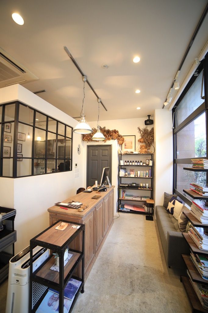 【姪浜】≪毎週日曜日休み≫≪社会保険完備≫≪マンツーマンレッスン≫≪未経験・新卒生OK≫毎日のお仕事を楽しんでもらいたい！！充実した福利厚生・レッスン環境を整えている小規模ヘアサロン「Tronica（トロニカ）」からアシスタント（美容師）の求人★☆