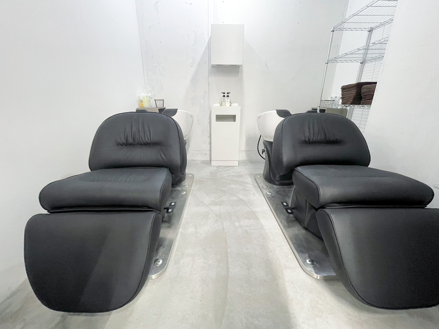 【京都駅】◆月30万円保証・平均単価1万円以上◆あなたの強みを活かしながら働いていけますよ!トレンドのハイトーンカラーがウリのサロン!SNSで多数のフォロワーを獲得しているスタッフ在籍!今の時代に必要な自己ブランディングスキルも学べます!「Selene hair KYOTO(セレーネヘアーキョウト)」からスタイリスト(美容師)の求人☆★☆