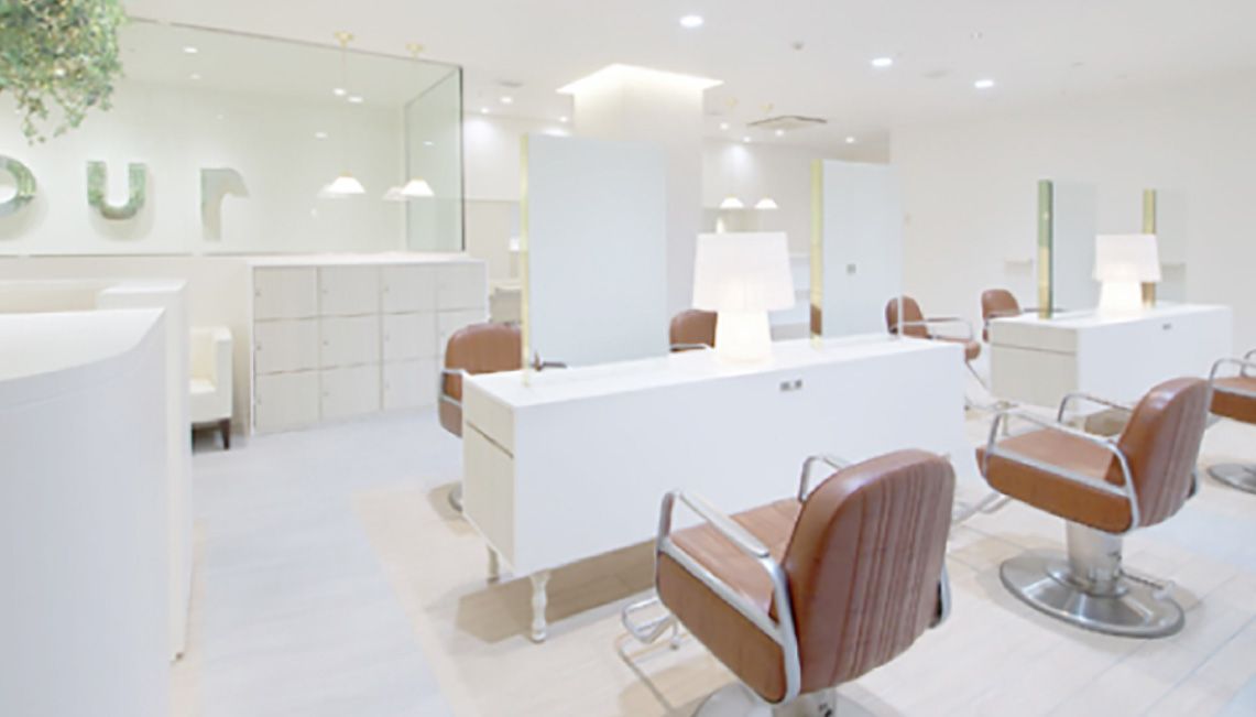 【樟葉】≪月8日休み≫≪社会保険完備≫≪リフレッシュ休暇あり≫≪産休制度あり≫最低でも月100名以上のフリー客に入客可能！着付けやメイクも学べるサロン！美容師を長く続けられる環境があります！幅広い年齢層の方に支持される人気サロン！「Jour 樟葉駅前店（ジュールクズハエキマエテン）」からスタイリスト（美容師）の求人☆★☆