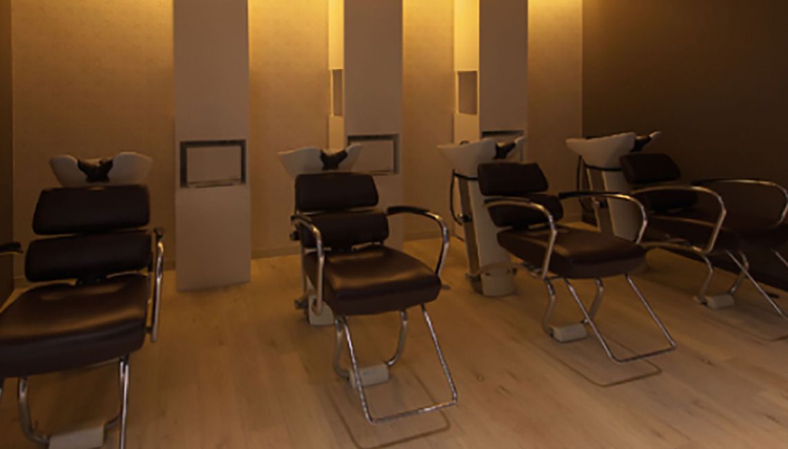 【樟葉】≪月8日休み≫≪社会保険完備≫≪リフレッシュ休暇あり≫≪産休制度あり≫最低でも月100名以上のフリー客に入客可能！着付けやメイクも学べるサロン！美容師を長く続けられる環境があります！幅広い年齢層の方に支持される人気サロン！「Jour 樟葉駅前店（ジュールクズハエキマエテン）」からスタイリスト（美容師）の求人☆★☆