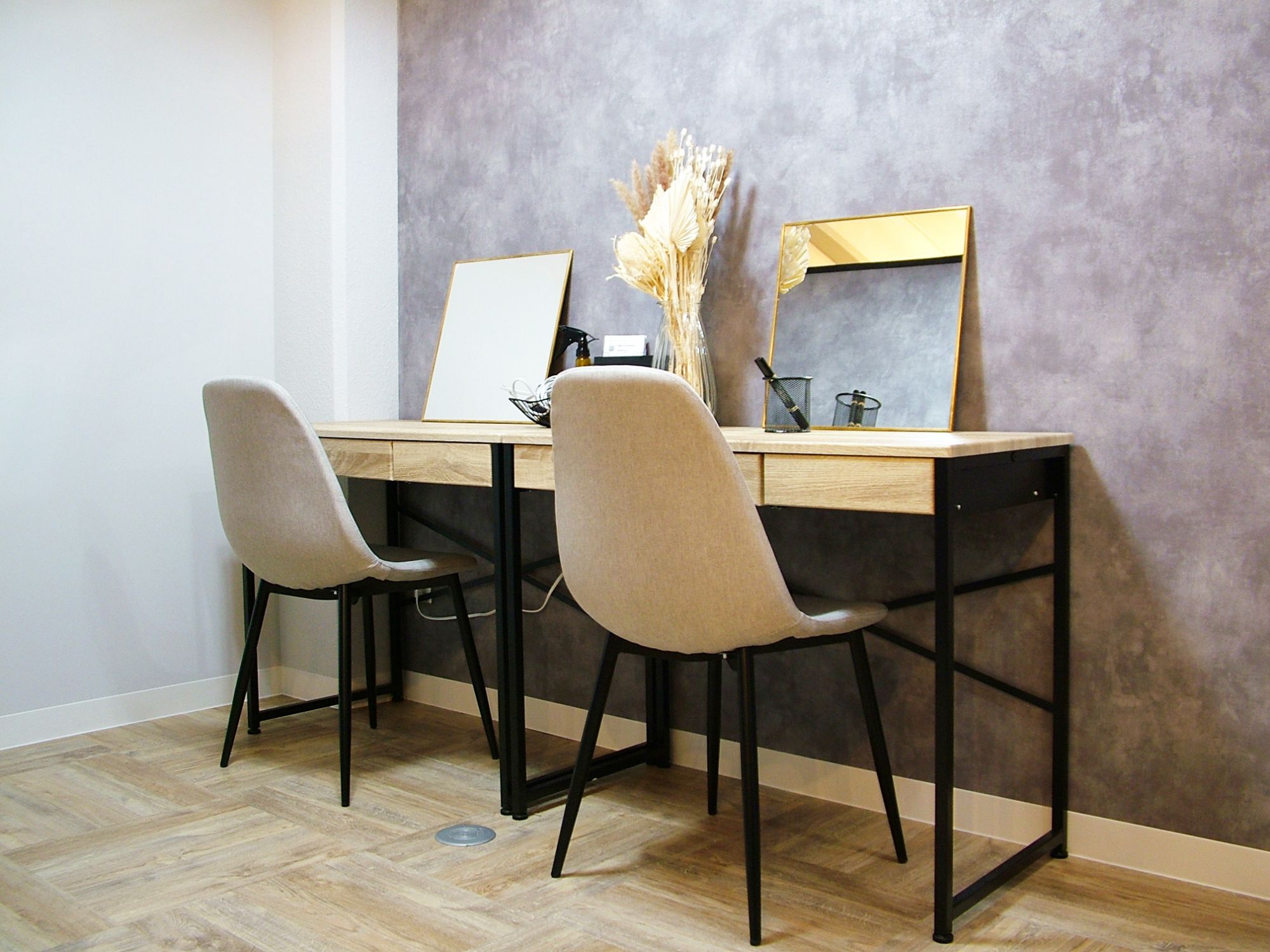 【阪急梅田】≪完全週休2日≫≪社会保険完備≫≪研修中も月給20万円≫≪モデル集めサポートあり≫未経験・新卒生OK!福利厚生バツグンのアイラッシュサロン「Moon(ムーン)」からアイリスト(まつげエクステ・まつげパーマ・アイブロウ)の求人★☆★