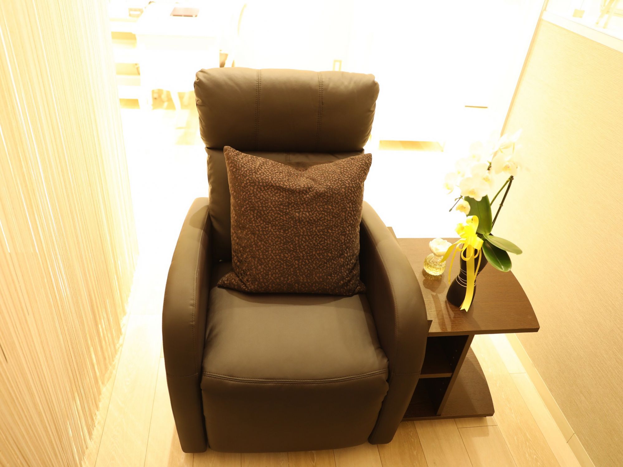 【銀座】◆土日休みOK!・社会保険完備◆段階的に教えていくので、未経験でも無理なくスキルアップできます。土日のお休みも取得可能!口コミ評価が高く幅広い年齢層に人気のサロンnail & eyelash Bounail 銀座店(ネイルアンドアイラッシュボネールギンザテン)からネイリストの(ネイル)求人☆☆