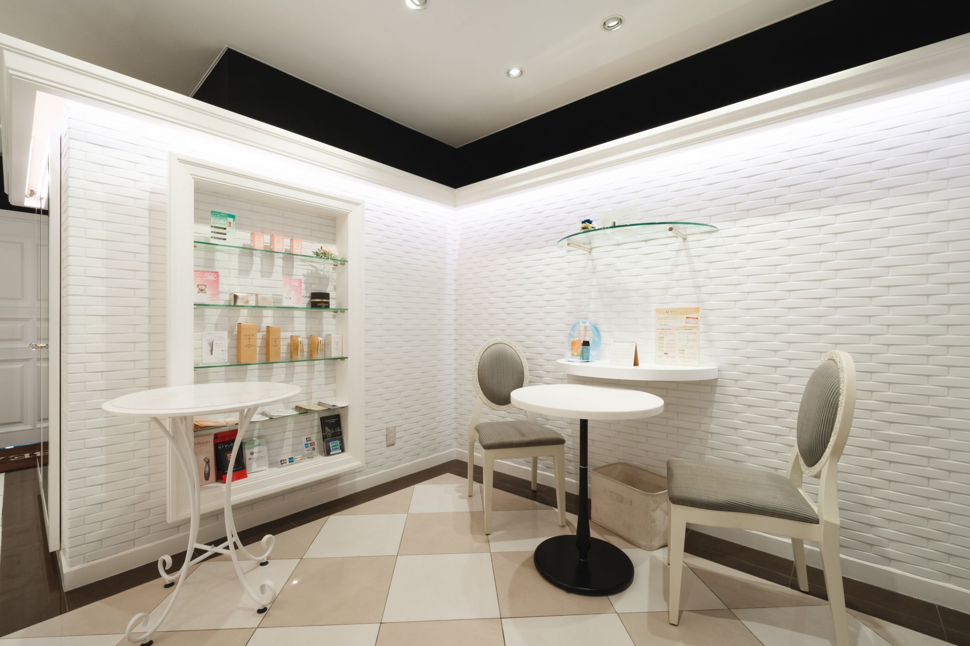 【新横浜】◆日曜定休・産休育休制度あり・退職金制度あり・社会保険完備◆未経験の方でも安心の研修制度が魅力！地域のお客様に愛されるサロンです！BEAUTY REVERSE 新横浜店（ビューティーリバースシンヨコハマテン）からエステティシャンの求人☆☆