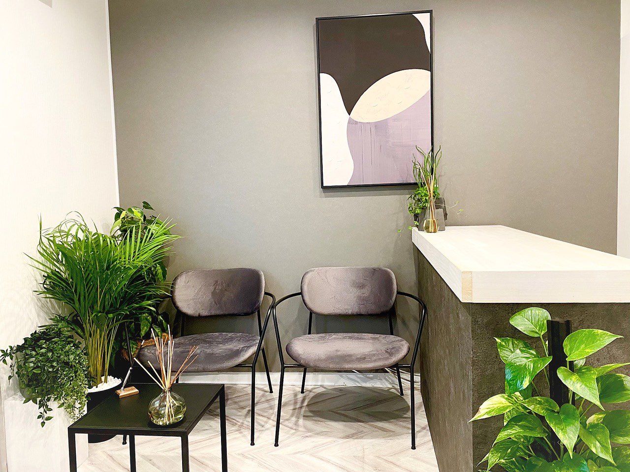 【今泉】≪月給25万円〜・完全週休3日制・社会保険完備・未経験OK≫ノルマが無いのも魅力のひとつ！！充実した福利厚生で長くお仕事ができます！！身だしなみを整えお客様をひとつ上のステージに送り出すメンズエステサロン「tuning salon homme（チューニングサロンオム）」からエステティシャンの求人☆☆