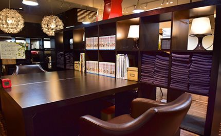 【宮の沢】≪月給18万円スタート≫≪社会保険完備≫営業時間が短く20時までに退勤出来るのでプライベートな時間もしっかり取れます！ライフスタイルに合わせて勤務日数を選べる「さくらヘアー 宮の沢店（サクラへアーミヤノサワテン）」からアシスタント（美容師）の求人★☆