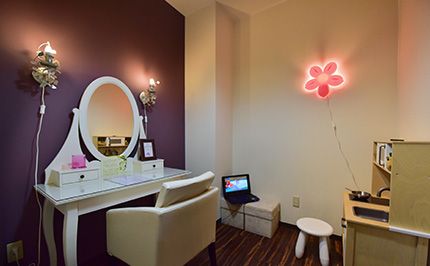 【琴似駅】≪毎週日曜、祝日が定休日・社会保険完備・高月給スタート・月休8日≫ブランクがある方も大歓迎！長く安心してお仕事が出来る環境のお店です！お子様からご年配の方まで幅広い年代のお客様から愛されているヘアサロン「さくらヘアー 琴似店（サクラヘアーコトニテン）」からスタイリスト（美容師）の求人★☆