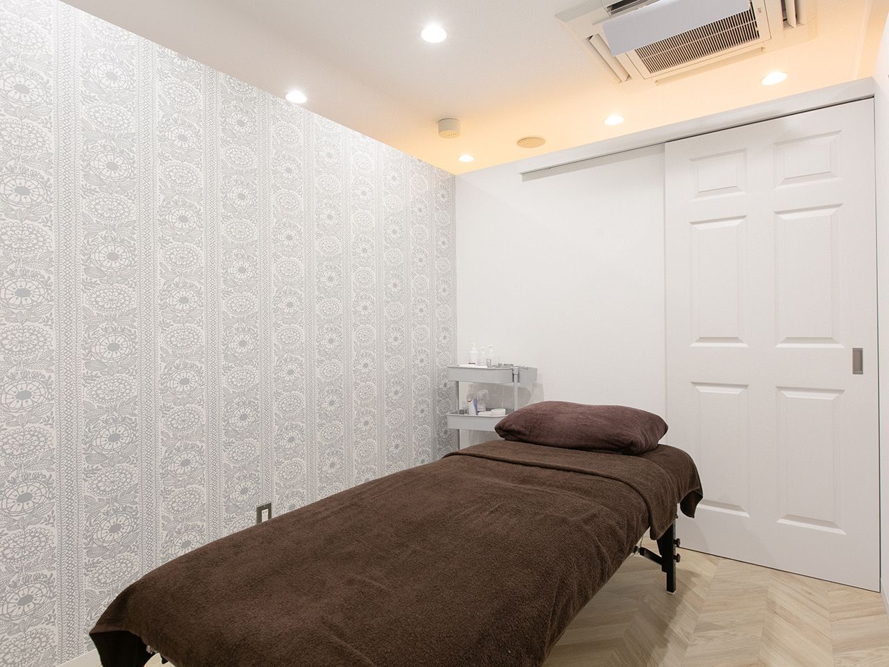 【柏駅】◆住宅手当あり・実働8時間・社会保険完備◆お客様のなりたいを叶えるトータルビューティーサロン！「Chipie 柏東口店（シピカシワヒガシグチテン）」からアイリスト（アイデザイナー・まつ毛エクステ）の求人