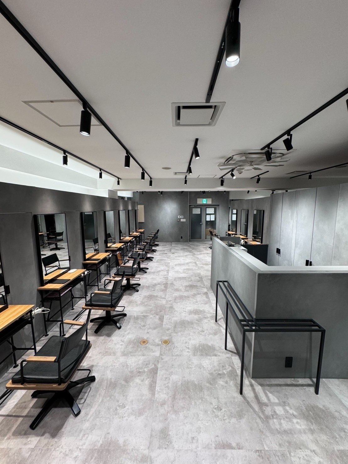 【蒲田】◆月8日休み・住宅手当あり・社会保険完備・産休育休制度あり◆インセンティブがしっかりつくのでやりがいバッチリ。住宅手当など嬉しい福利厚生充実「AIR(エアー)」からスタイリストの求人★☆