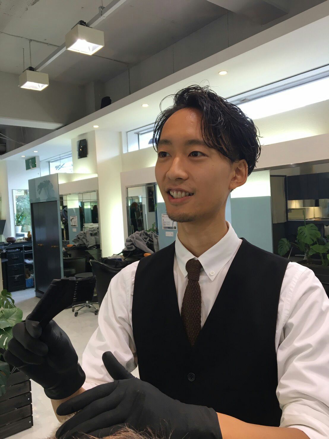 【修学院】≪平均退社18時30分≫≪賞与あり≫完全予約制なのでお客様としっかり向き合える！草木染めやヘナなど自然素材を生かした安心施術が人気のアットホームサロン！「LA VIE SIMPLE（ラビサンプル）」からスタイリスト（美容師）の求人☆★