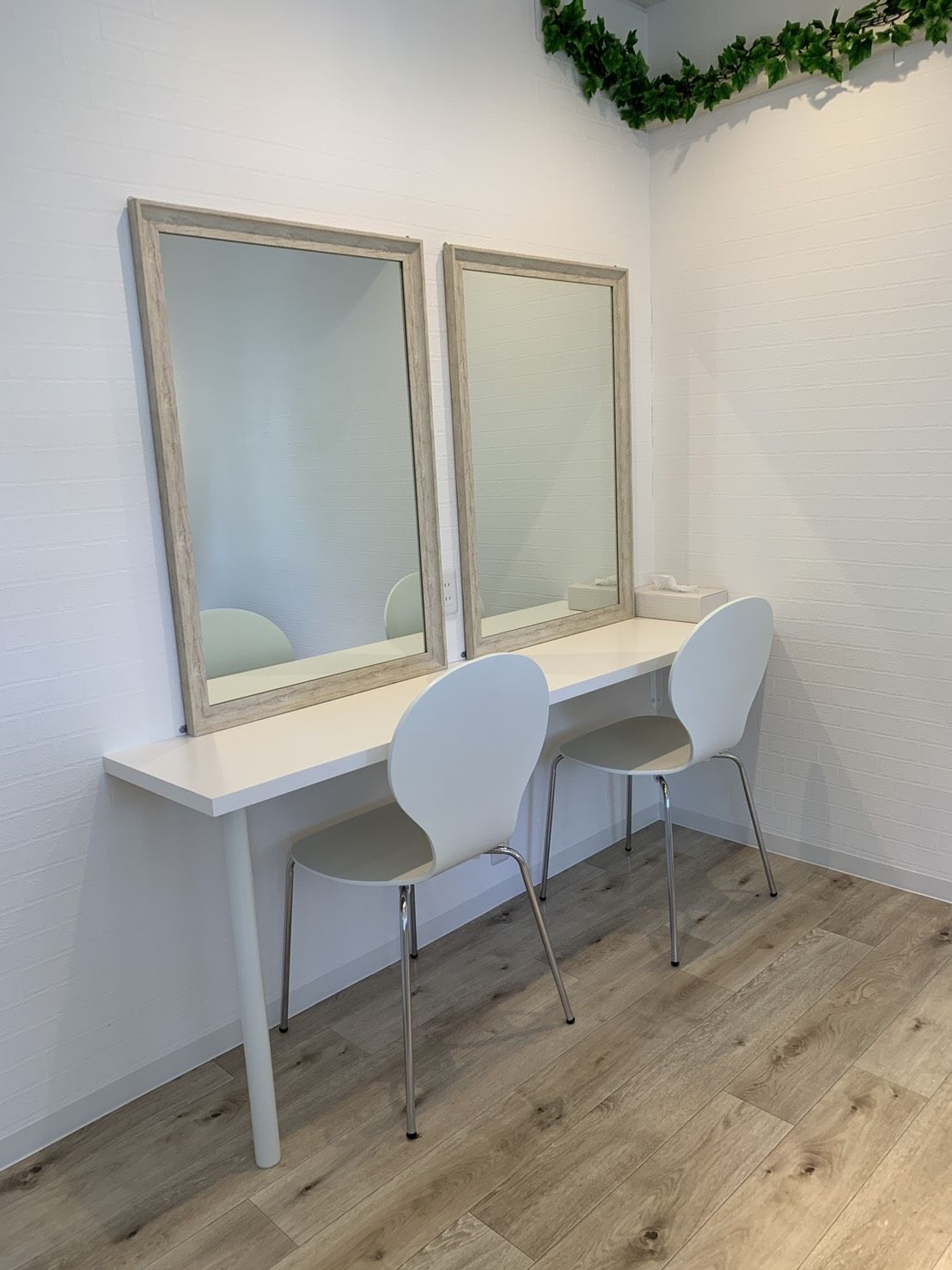 【交野市駅】≪経験者のみの募集≫≪18時は必ず終わります≫≪月7,8日休み≫≪実働8時間≫≪日曜休み有≫メニューや商材など一緒にこれから決めていける環境◎18時までに終わるメニュー！「Hair Make TWINS -Eyelash-（ヘアメイクツインズアイラッシュ）」からアイリスト（アイデザイナー・まつげエクステ）の求人☆★