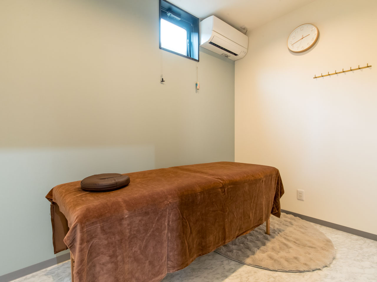 【和歌山城】≪17時までの時短勤務可≫≪GW休暇あり≫≪社会保険あり≫まつエク、アイブロウ、まつげパーマなど幅広いメニュー！脱毛も取り扱うトータルビューティーサロン「soi（ソイ）」からアイリスト（まつげエクステ・まつげパーマ・アイブロウ）の求人☆☆