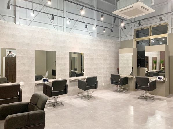 【四条烏丸】≪月給28万円~≫≪時給1800円!ママさん美容師急募!≫≪平均客単価8500円≫≪正社員、委託、パートの働き方を選べる≫≪マンツーマンでの入客スタイル≫≪40〜70万円以上の月収も可能≫≪平均退社時間19時≫≪月8日休み&土日休みOK&連休OK≫週1日~でもOK!ママさん美容師も歓迎!「modern made(モダンメイド)」からスタイリスト(美容師)の求人☆★