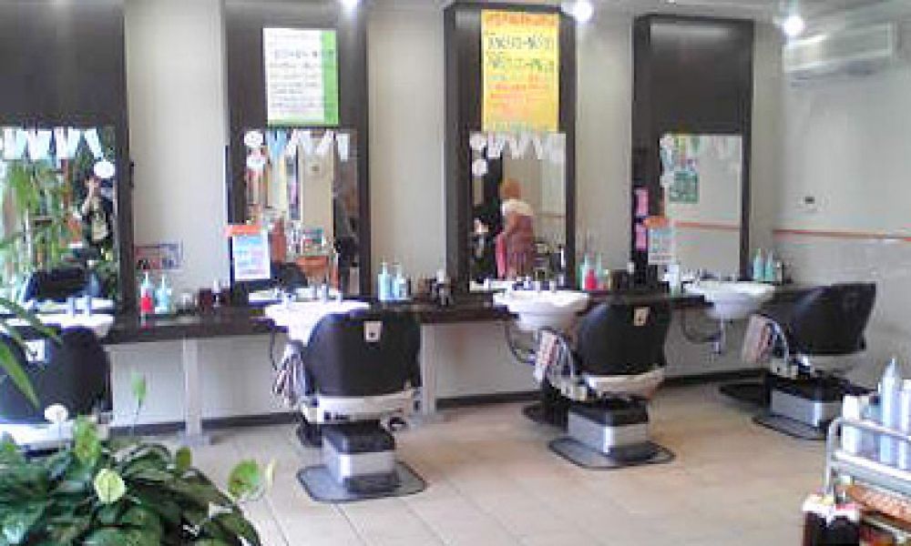 【北岡崎】≪月給25万円〜≫≪月8,9日休み≫≪社会保険完備≫≪20時までに退勤可能≫≪託児所完備≫地域の幅広い年齢層に支持されています！キッズルーム完備でママさん理・美容師さんも働きやすい環境「HAIR MAKE Cube（ヘアーメイクキューブ）」からスタイリスト（理容師・美容師）の求人☆★