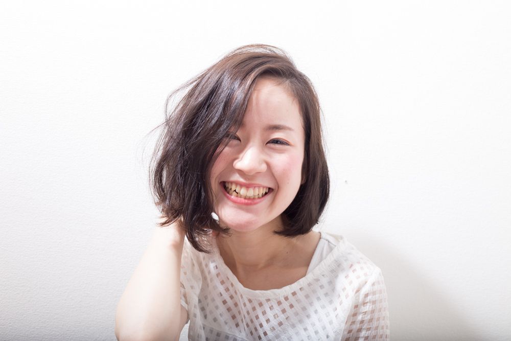 【都島】≪月給23万円〜≫≪月8,9日休み≫≪有給休暇あり≫≪社会保険完備≫≪平日と日曜は18時に退勤可能≫商材が豊富なので単価アップもしやすい環境！20、30代のおしゃれな女性がターゲットのサロン！技術に不安がある方でもオーナーさんからマンツーマンで技術を学べる！プライベートも充実できるサロン！「aimer（エメ）」からスタイリスト（美容師）の求人☆☆